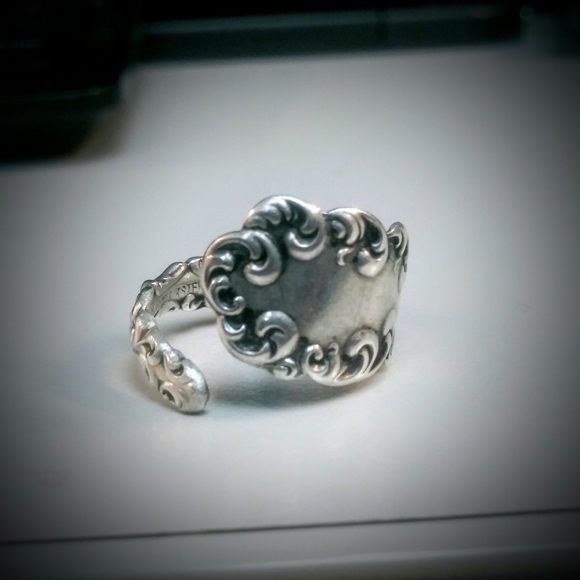 Spoon Ring - Picture 1 of 3